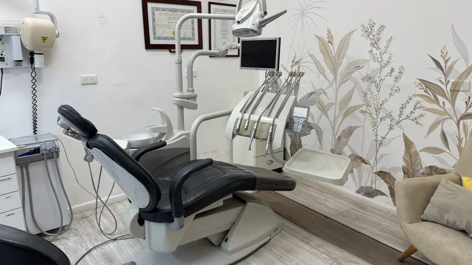 Sillón y equipamiento odontológico del Espacio 2